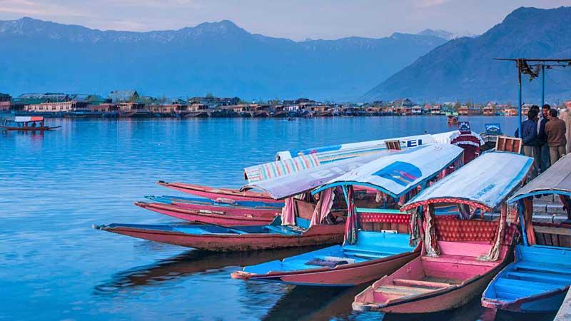 Kashmir Houseboat Tour With Pahalgam (3 Nights - 4 Days)